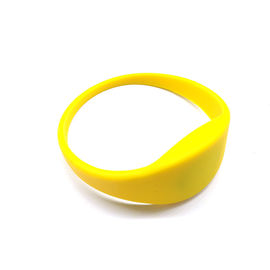 टिकाऊ MF1 IC S50 13.56 Mhz RFID Wristband / रंगीन क्लासिक  1k Wristband